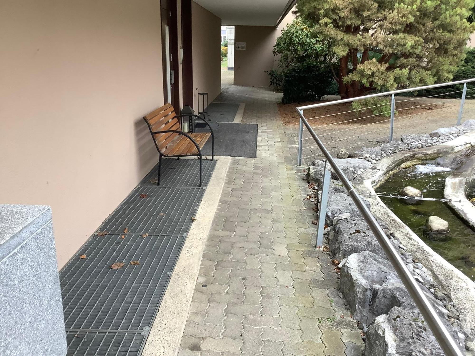 Chambre Spacieuse Et Confortable Avec Ecran Plat Oetwil an Der Limmat Esterno foto